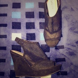 Size 7 Women’s Wedges